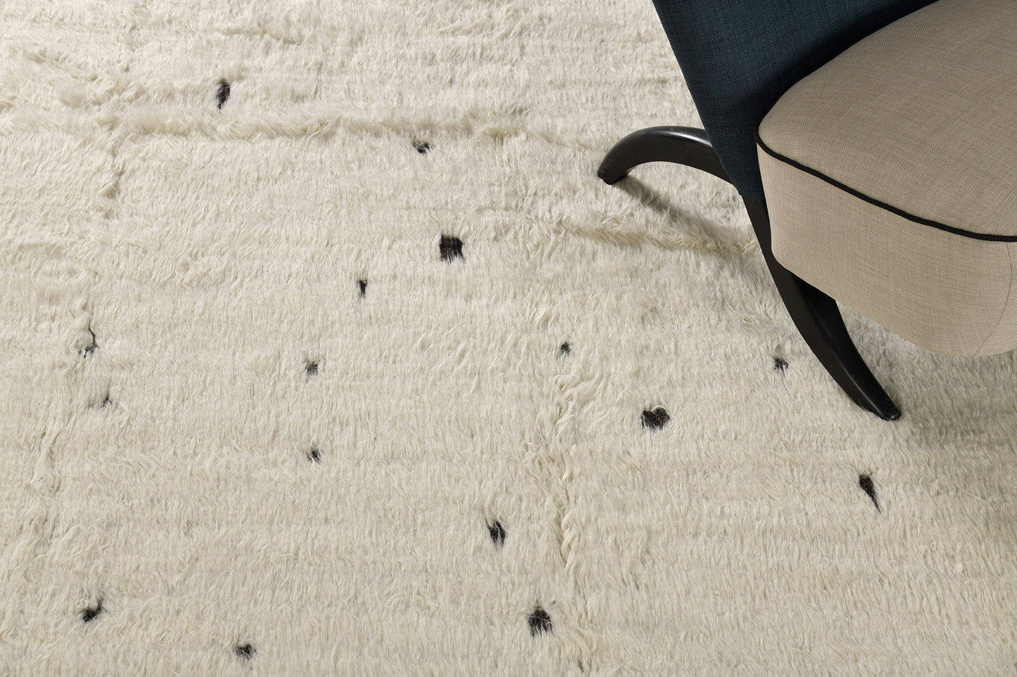 Modern Rug Image 12345 Vinos, Atlas Collection
