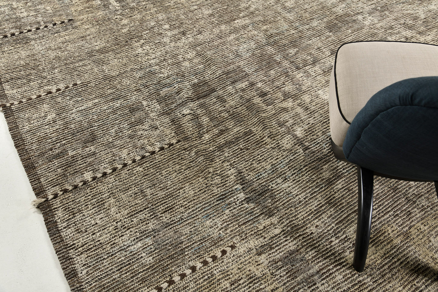 Modern Rug Image 6361 Lunja, Atlas Collection, Seasons