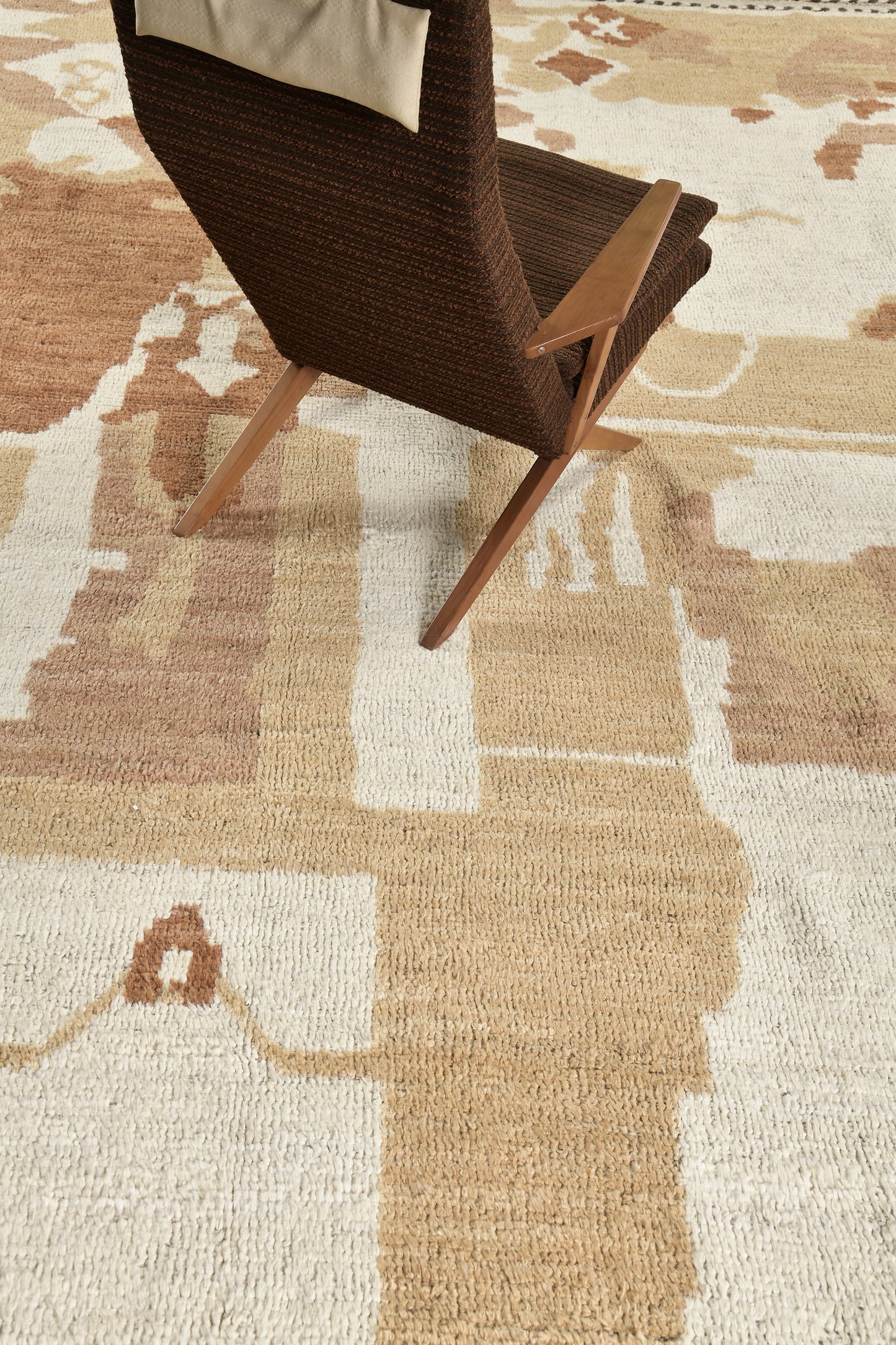 Modern Rug Image 11641 Tazzeka, Atlas Collection