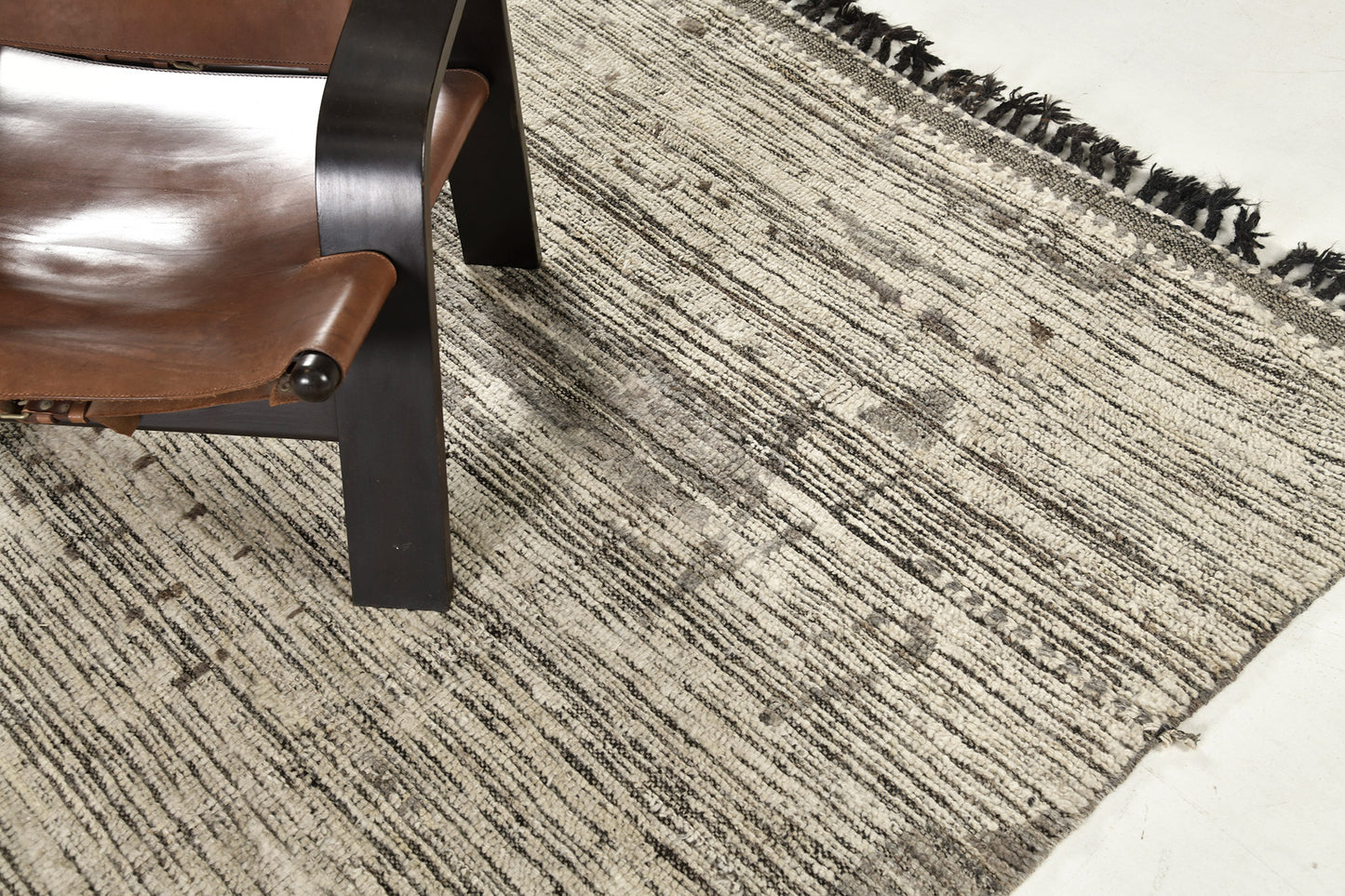 Modern Rug Image 6847 Melika, Atlas Collection, Seasons