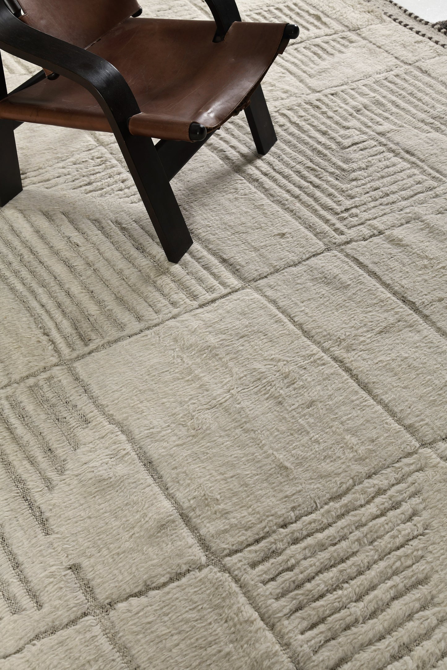 Modern Rug Image 11883 Tisent, Atlas Collection