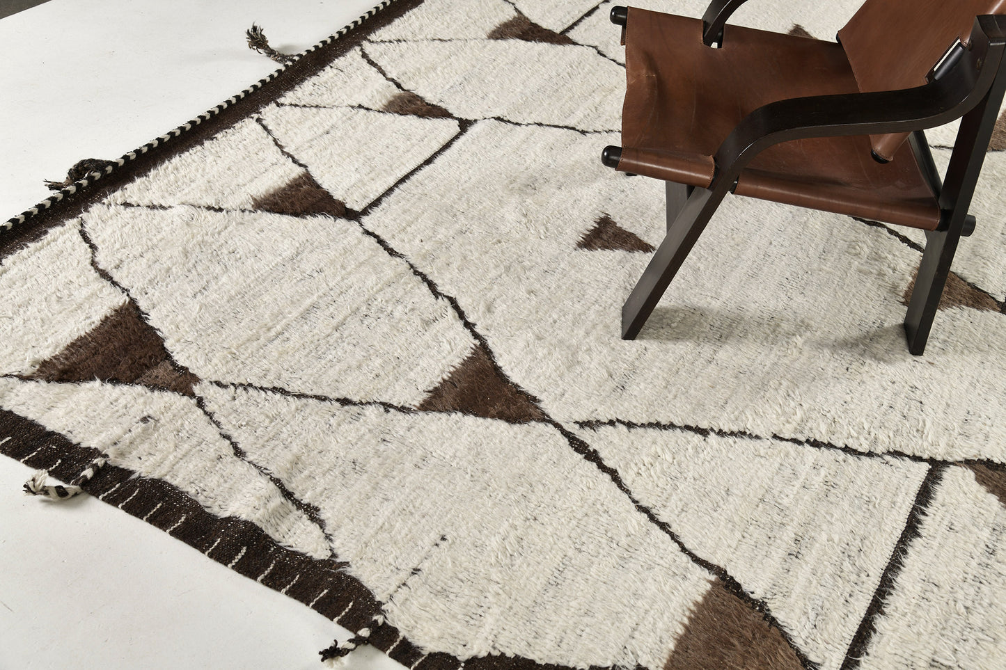 Modern Rug Image 2767 Darbu, Atlas Collection