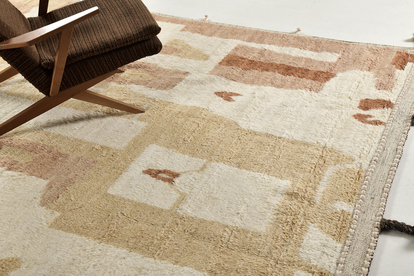 Modern Rug Image 11637 Tazzeka, Atlas Collection