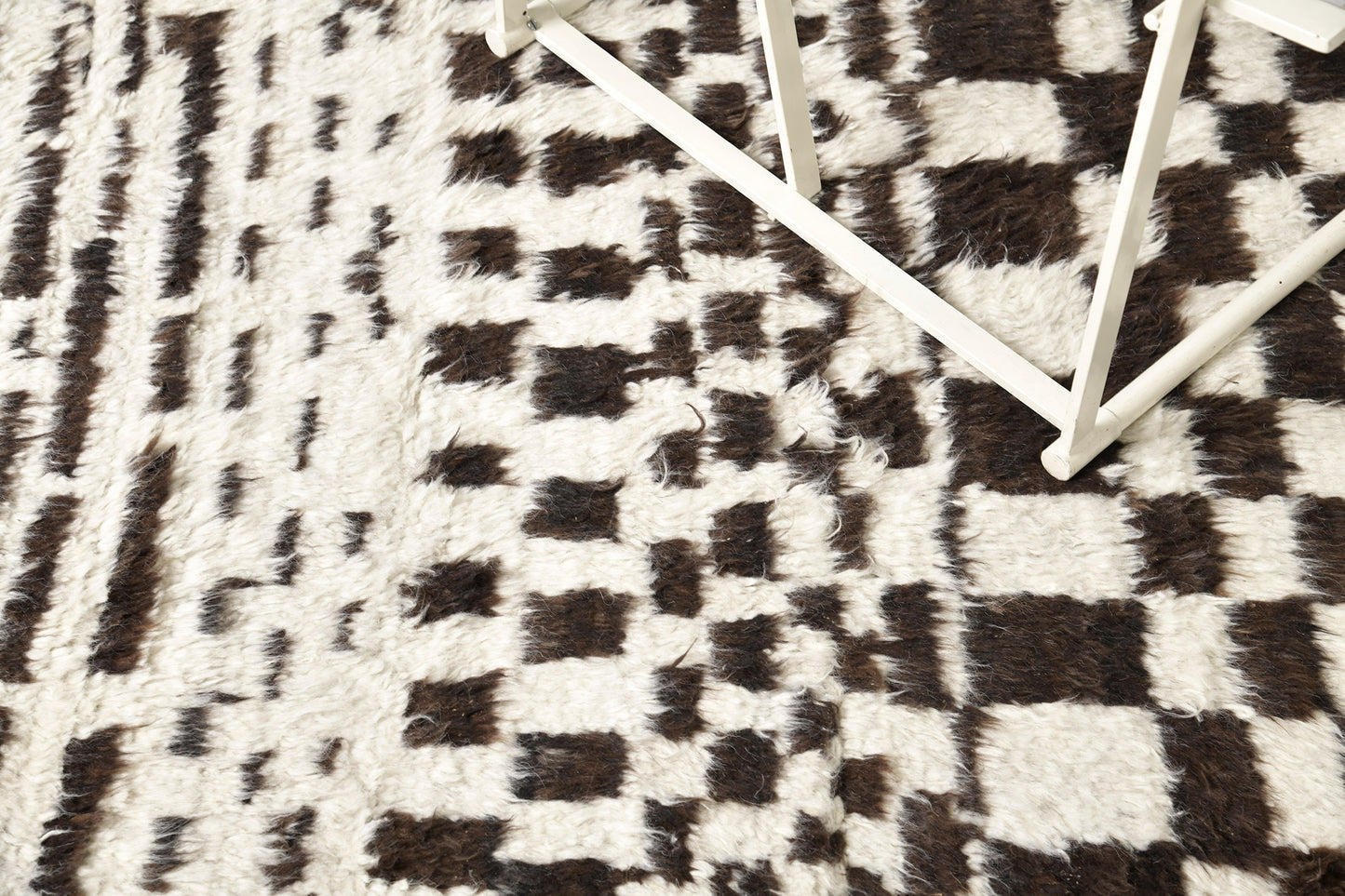 Modern Rug Image 5666 Jugo Runner, Atlas Collection