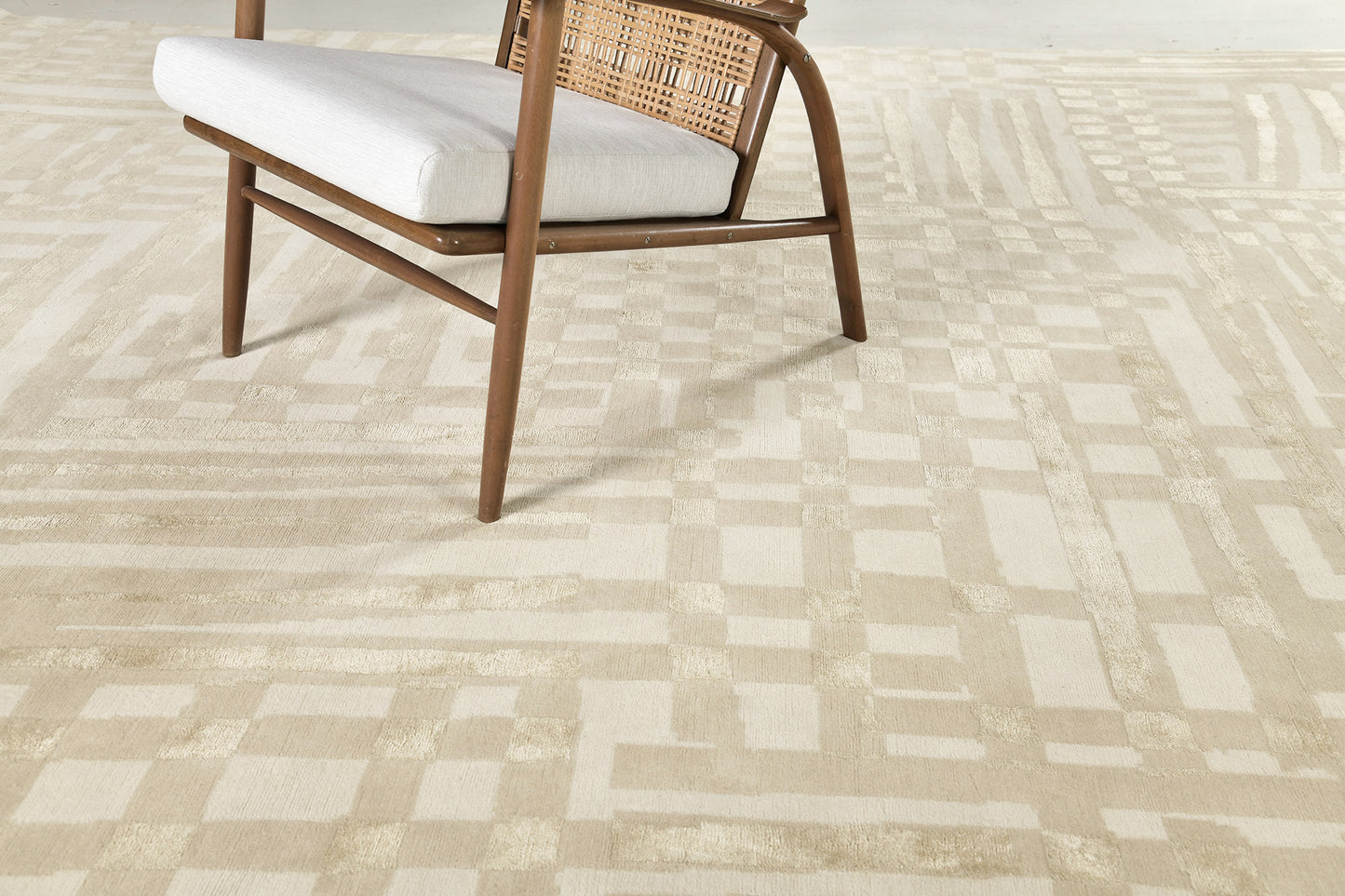 Modern Rug Image 2901 Due Volte, Design Rhymes