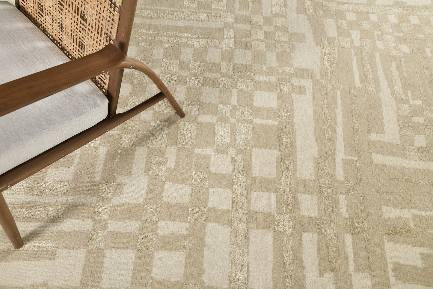 Modern Rug Image 2904 Due Volte, Design Rhymes