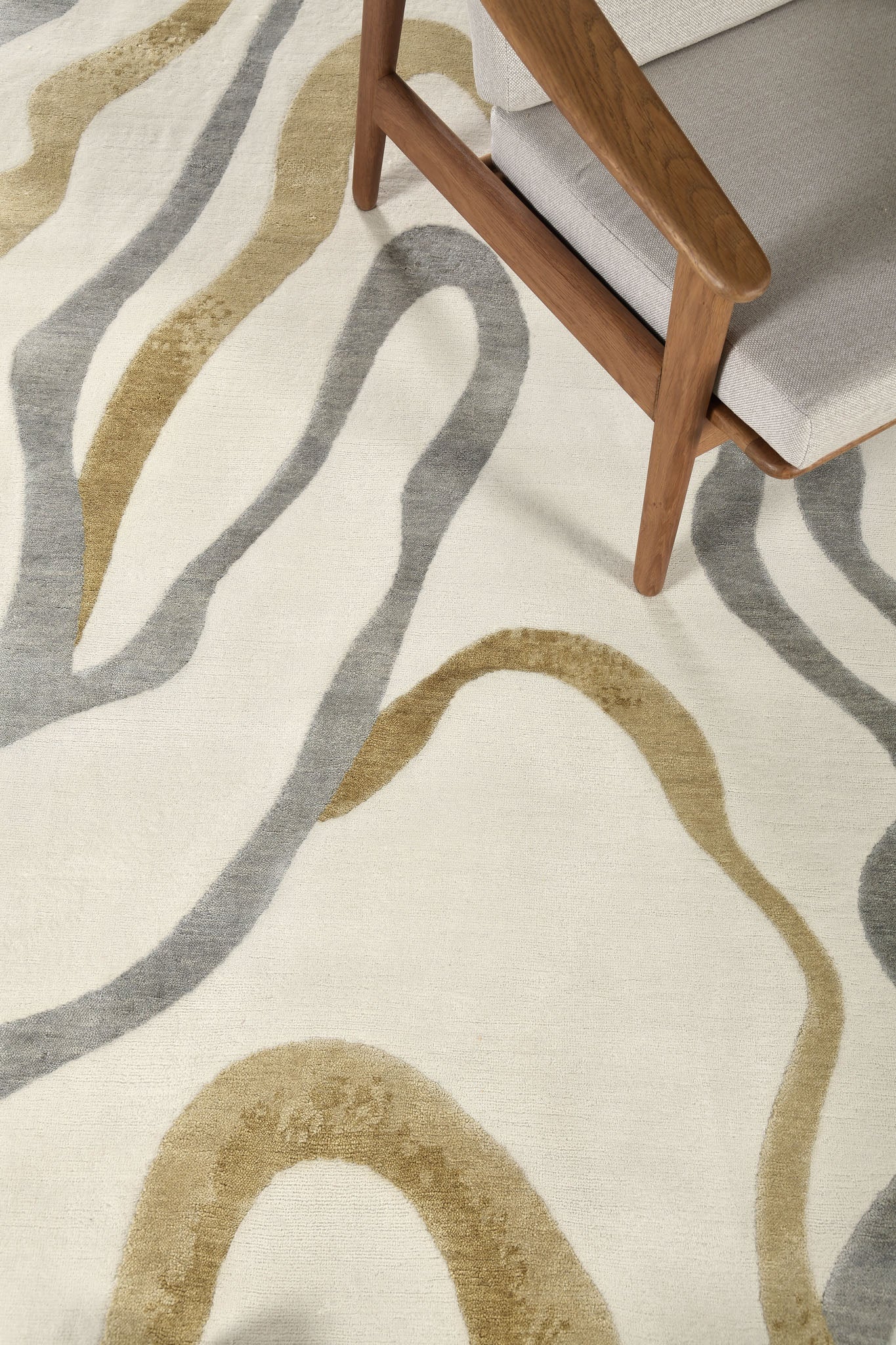 Modern Rug Image 6132 Levadia, Design Rhymes