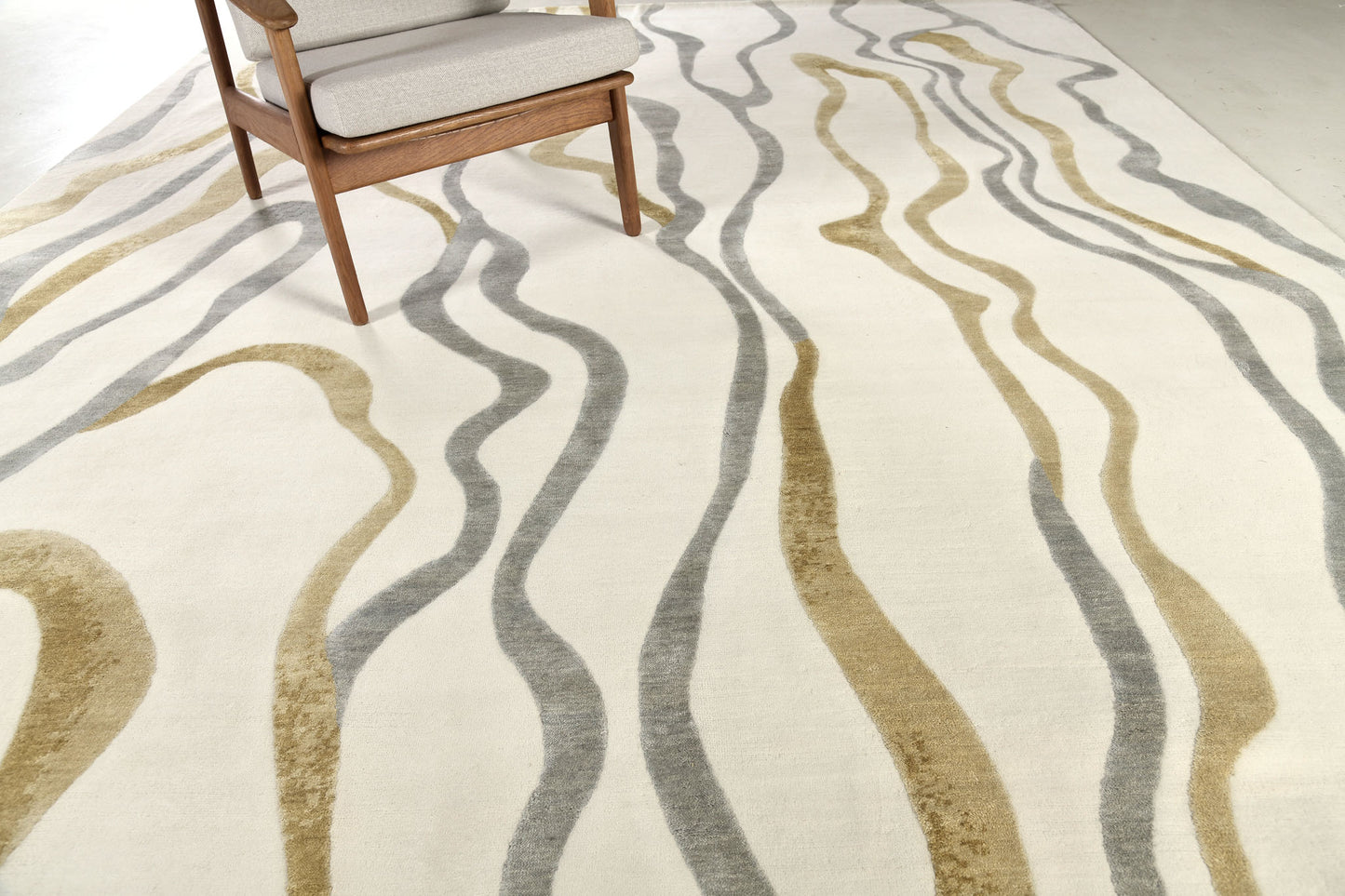 Modern Rug Image 6131 Levadia, Design Rhymes