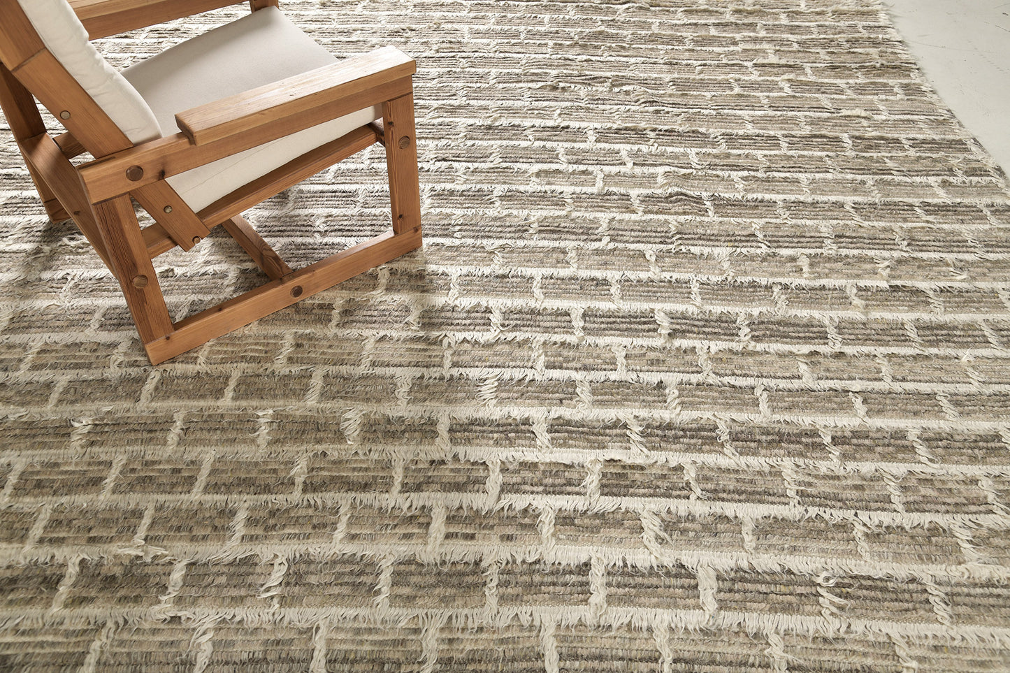 Modern Rug Image 452 Ahina, Sahara Collection
