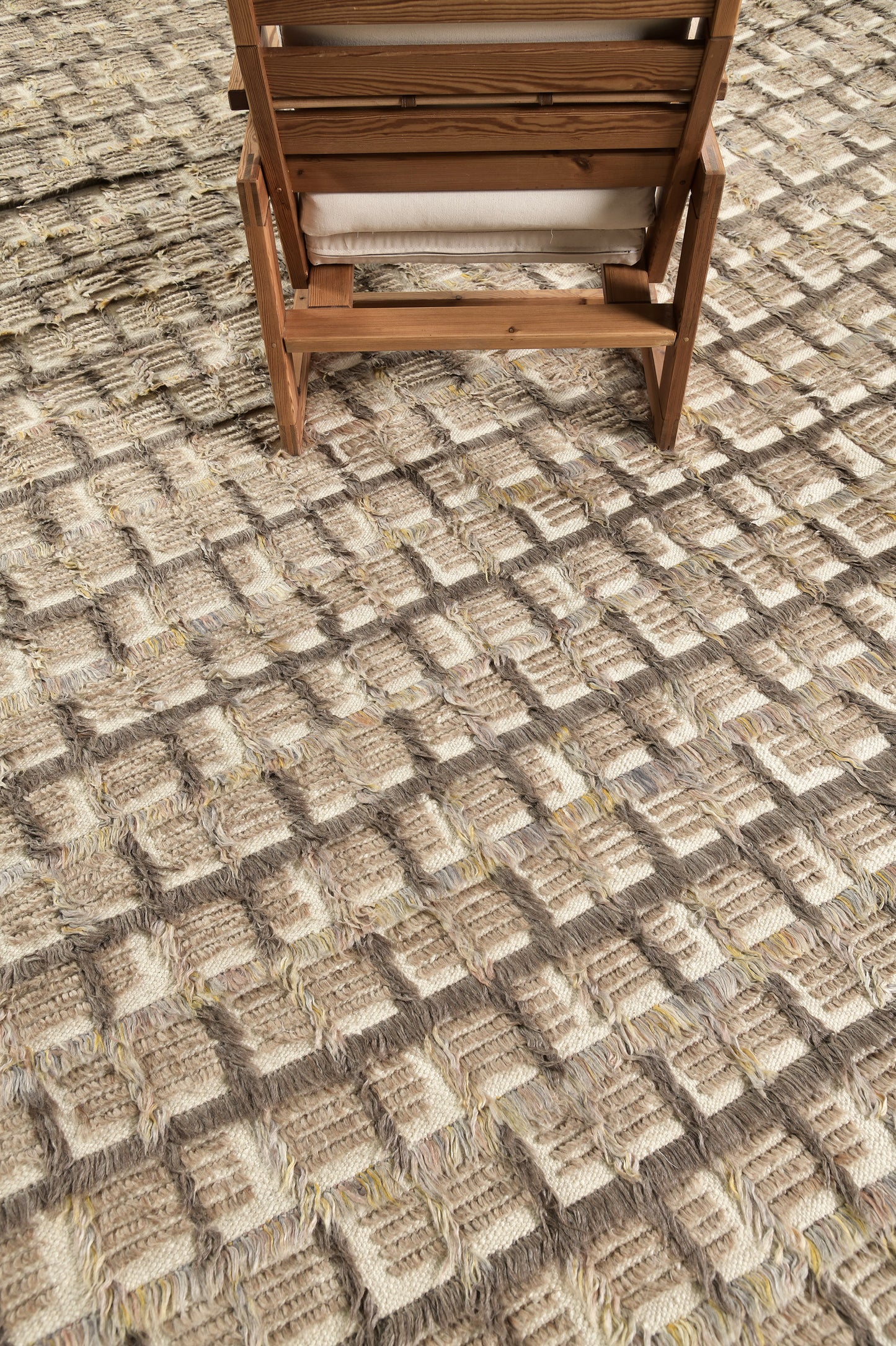 Modern Rug Image 5014 Hanin, Sahara Collection