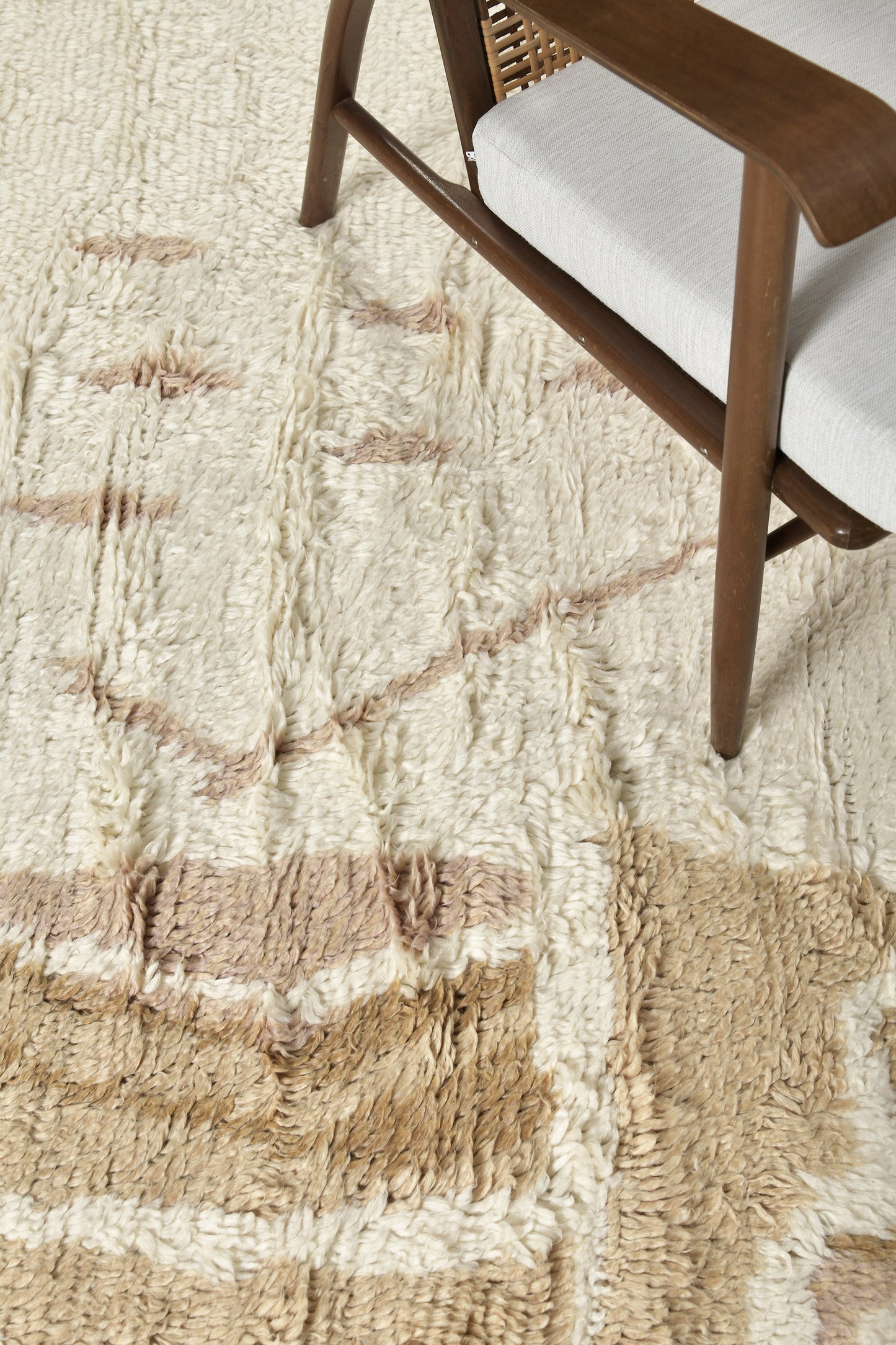 Modern Rug Image 5815 Kareen, Oasis Collection