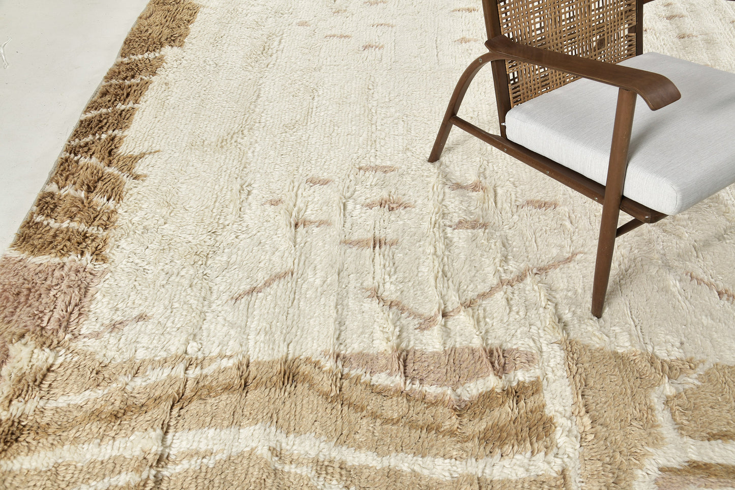 Modern Rug Image 5813 Kareen, Oasis Collection