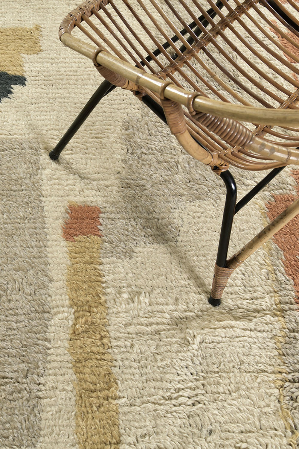 Modern Rug Image 949 Amina, Oasis Collection