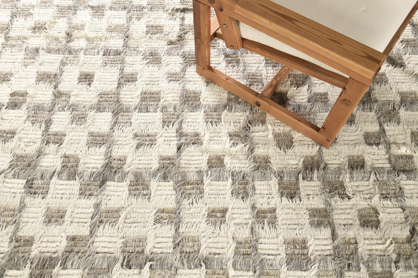Modern Rug Image 7113 Miha, Sahara Collection