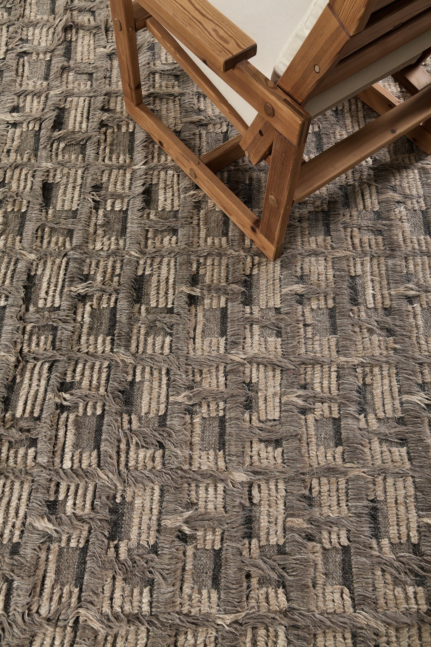 Modern Rug Image 5398 Imana, Sahara Collection