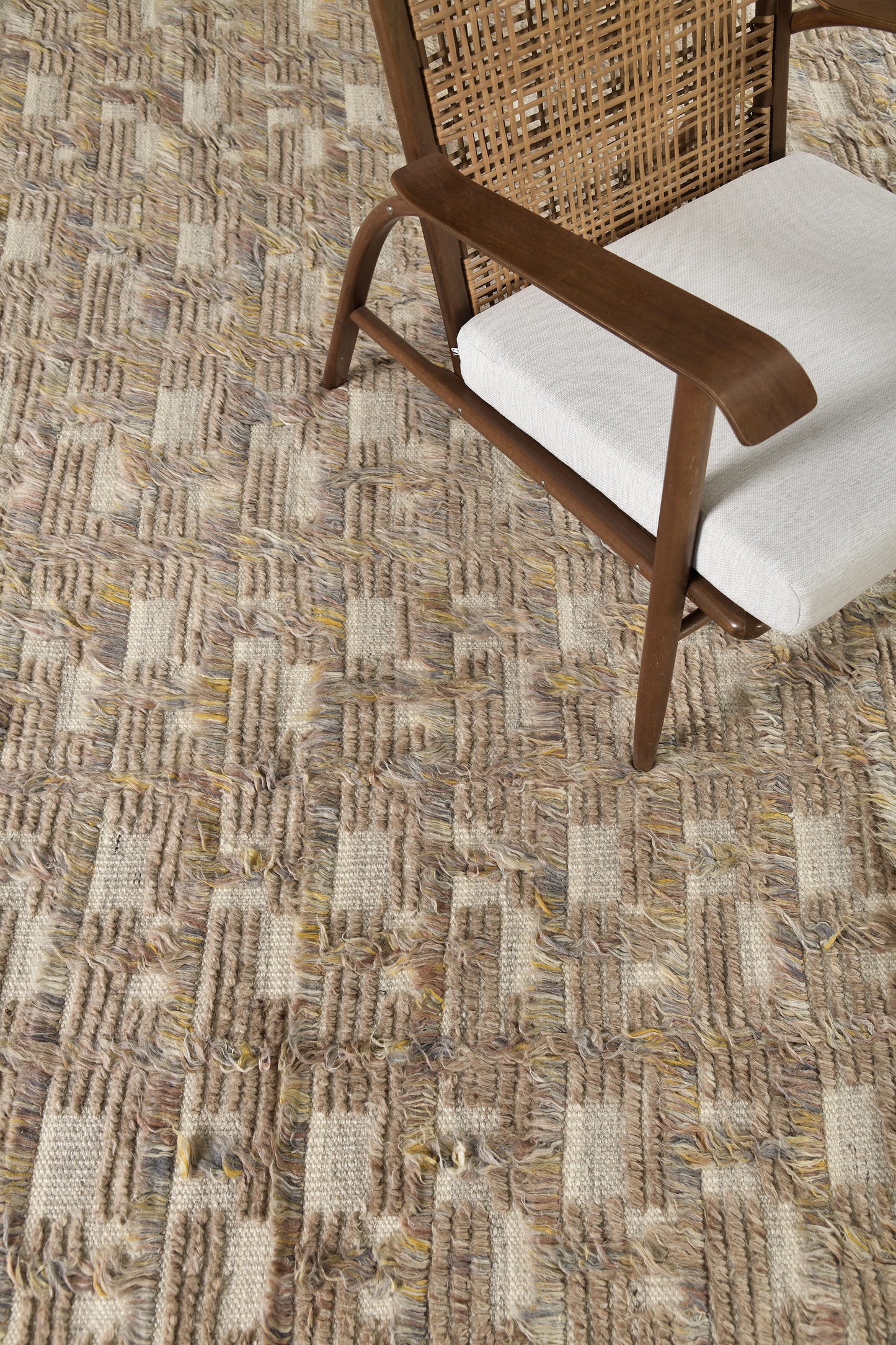 Modern Rug Image 5381 Imana, Sahara Collection