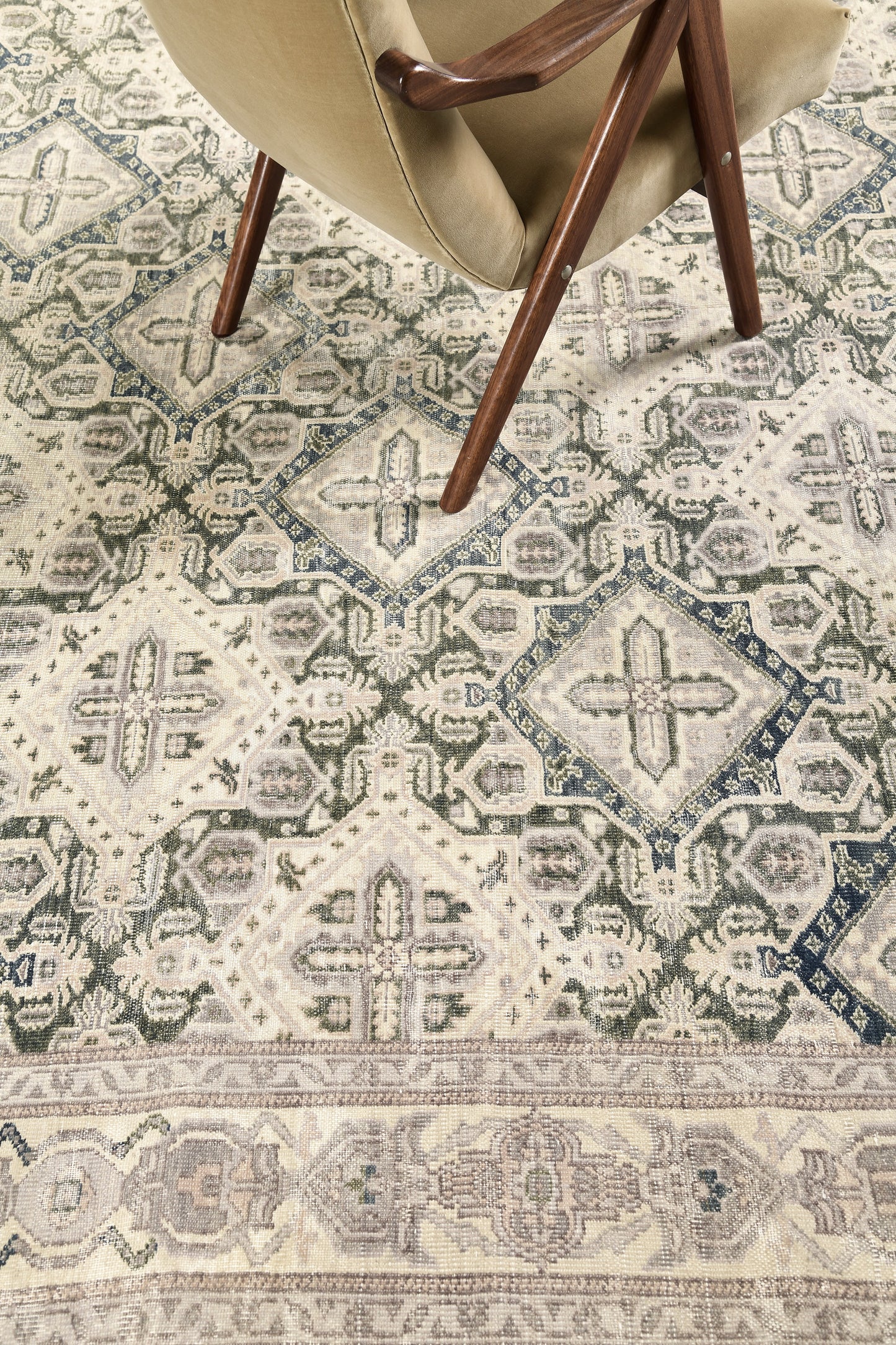 Schastlivvy, Domicile Collection