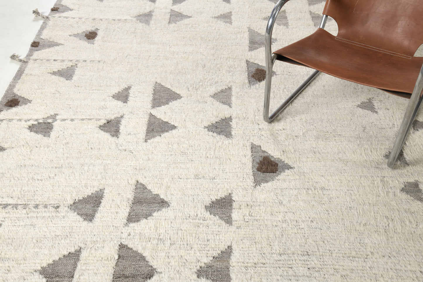 Modern Rug Image 4676 Gimbrala, Haute Bohemian