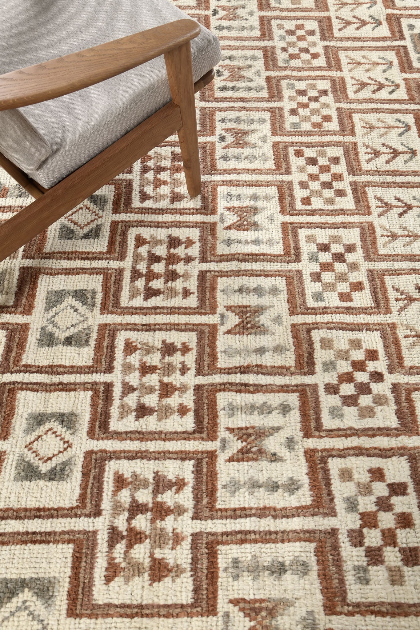 Modern Rug Image 3040 Fatin, Atlas Collection