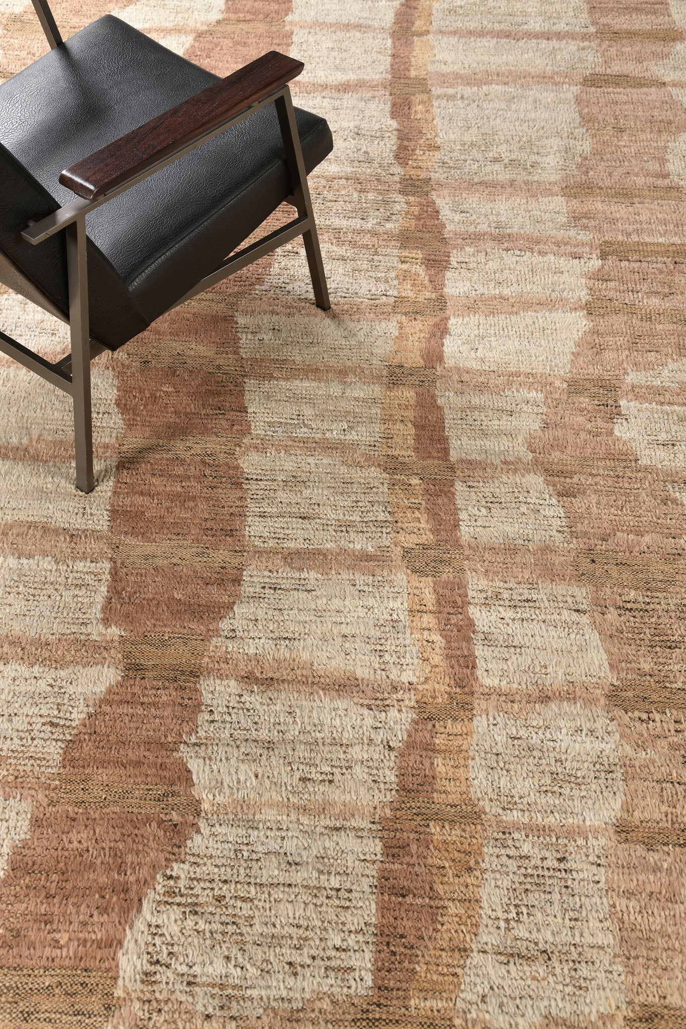 Modern Rug Image 4756 Gley, Atlas Collection