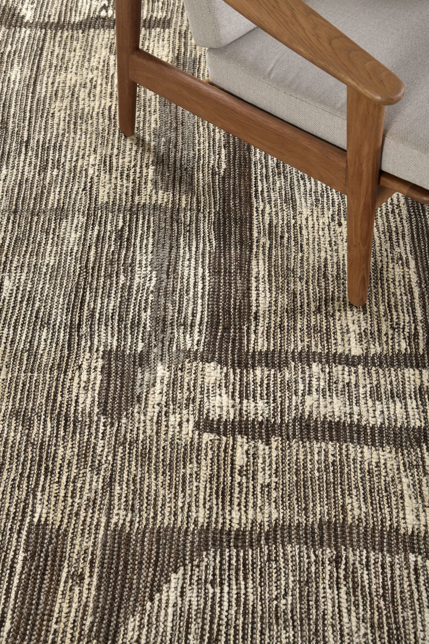 Modern Rug Image 1331 Aziza, Atlas Collection