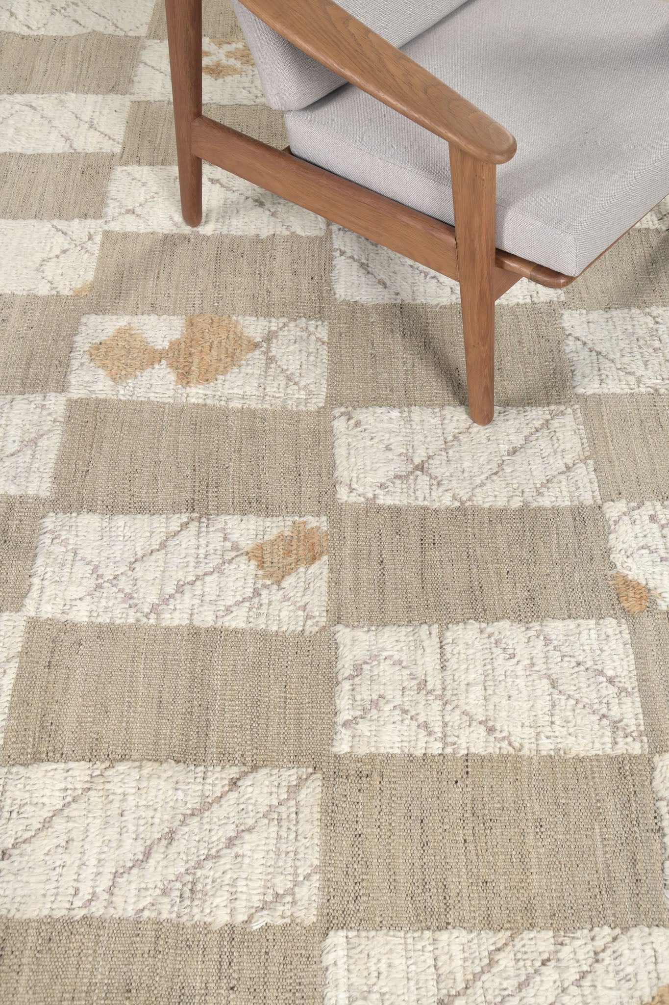 Modern Rug Image 11547 Tavret, Nomad Collection