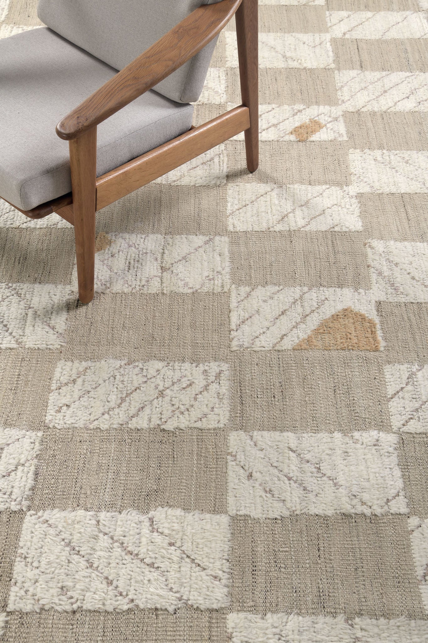 Modern Rug Image 11544 Tavret, Nomad Collection