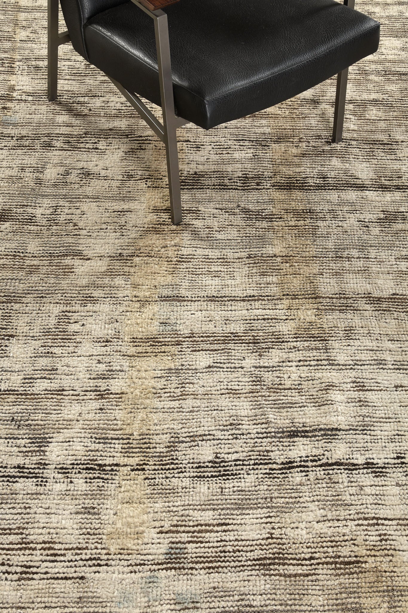 Modern Rug Image 8581 Nakhla, Atlas Collection, Seasons