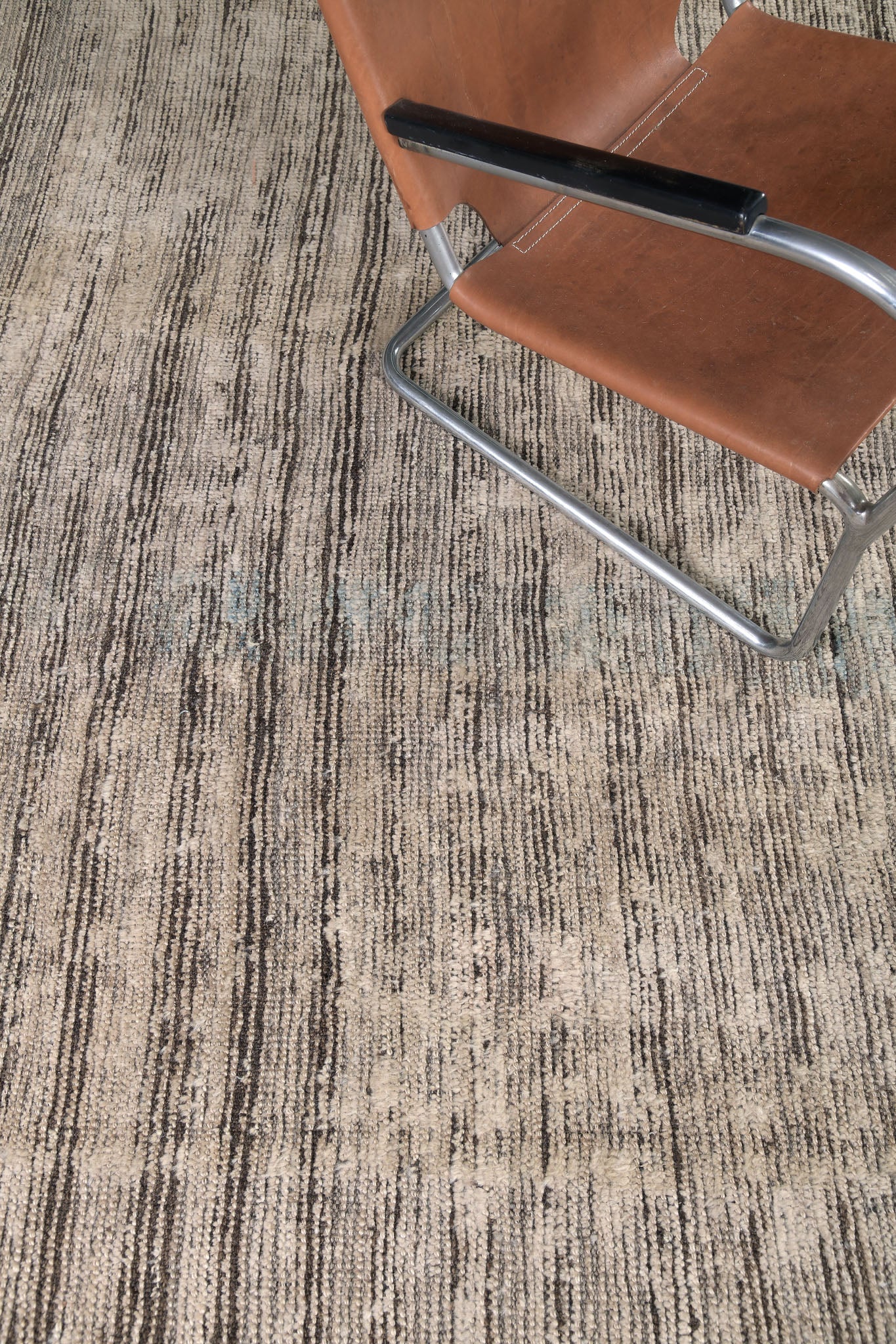 Modern Rug Image 8597 Nakhla, Atlas Collection, Seasons