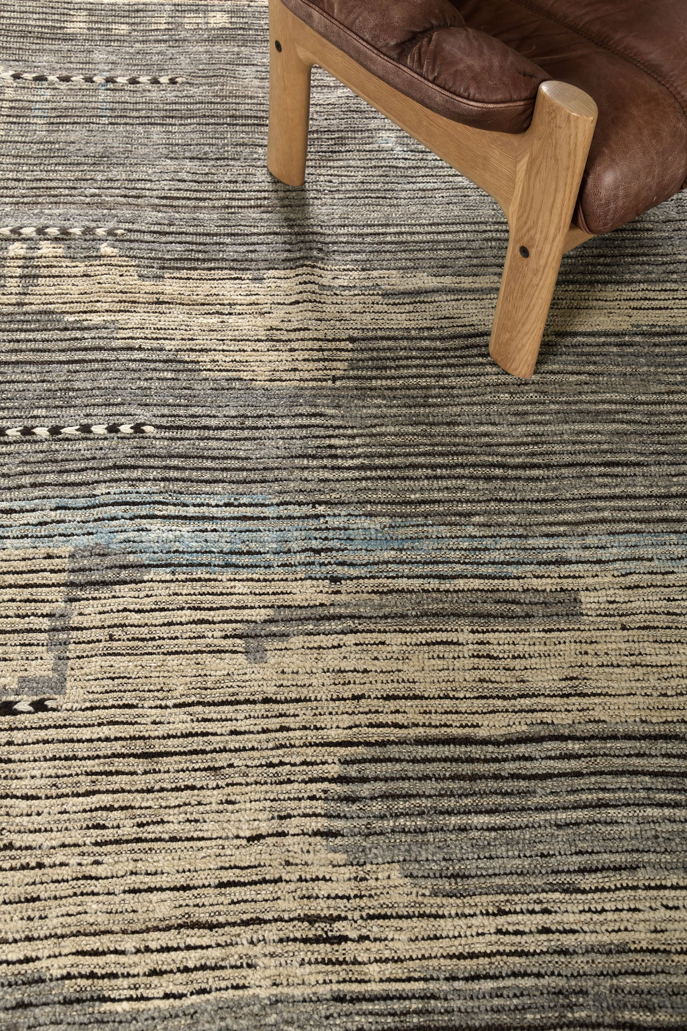 Modern Rug Image 8574 Nakhla, Atlas Collection, Seasons