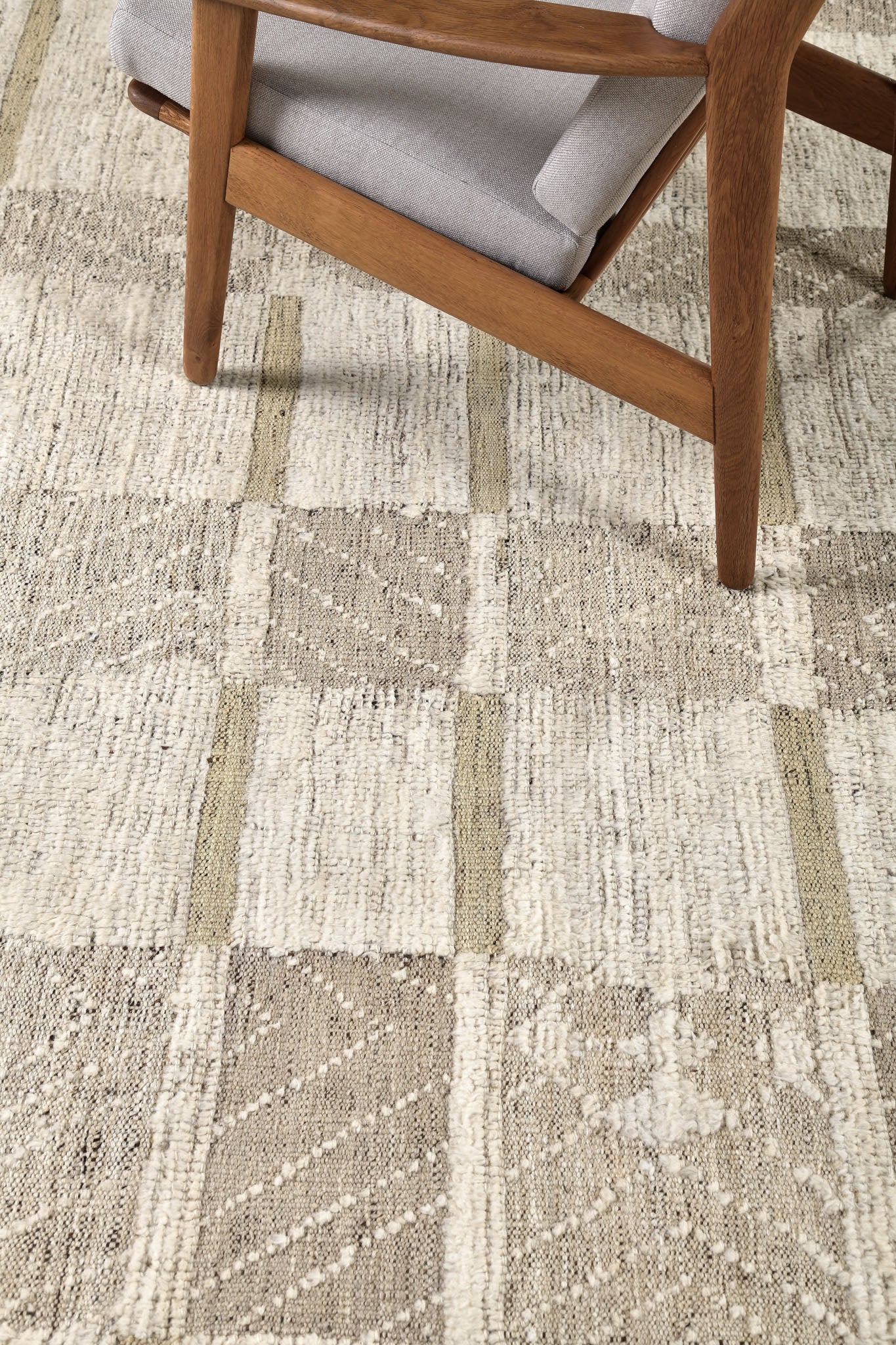 Modern Rug Image 11560 Tavsot, Nomad Collection