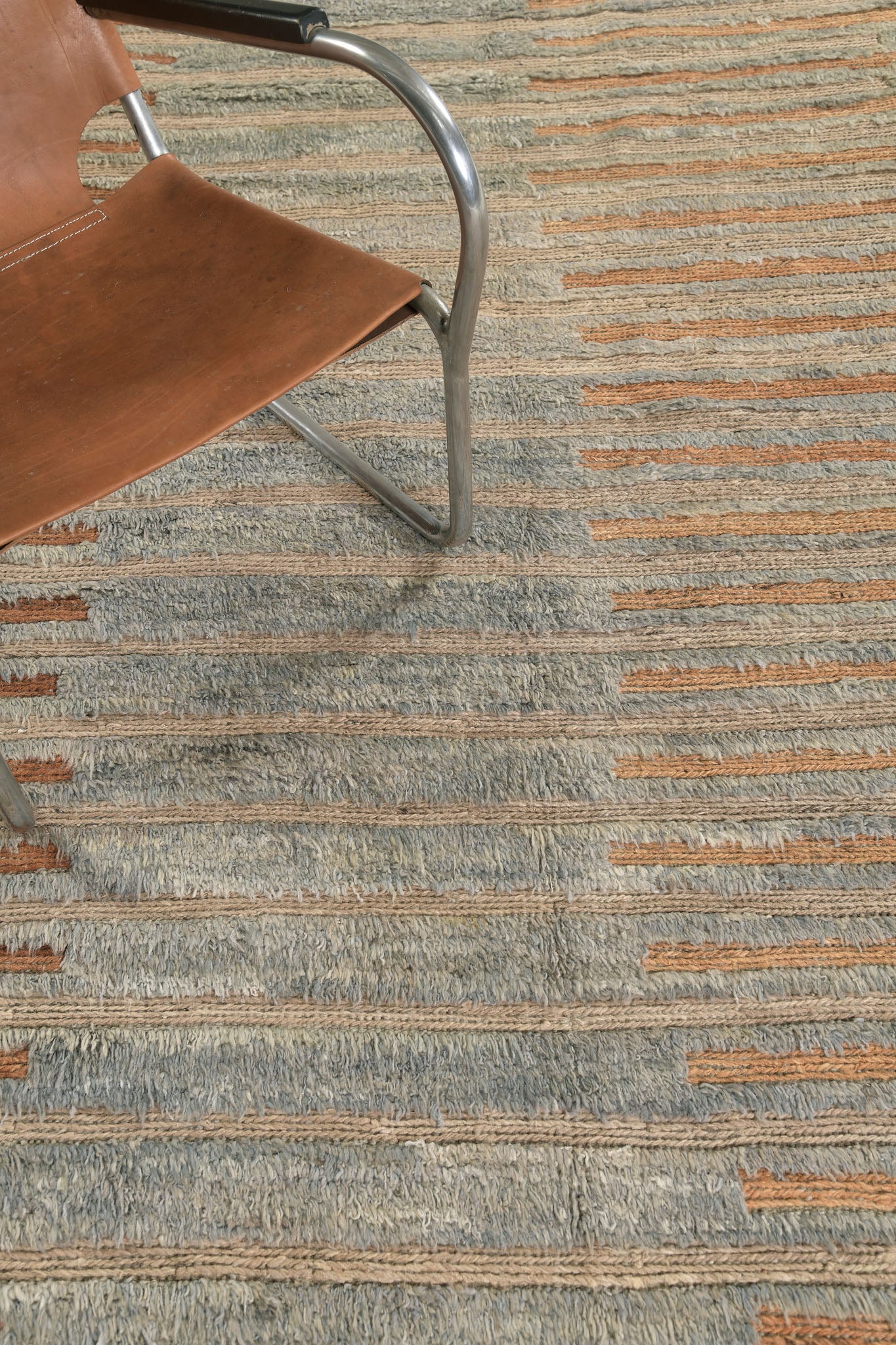 Modern Rug Image 1797 Beshabar, Haute Bohemian