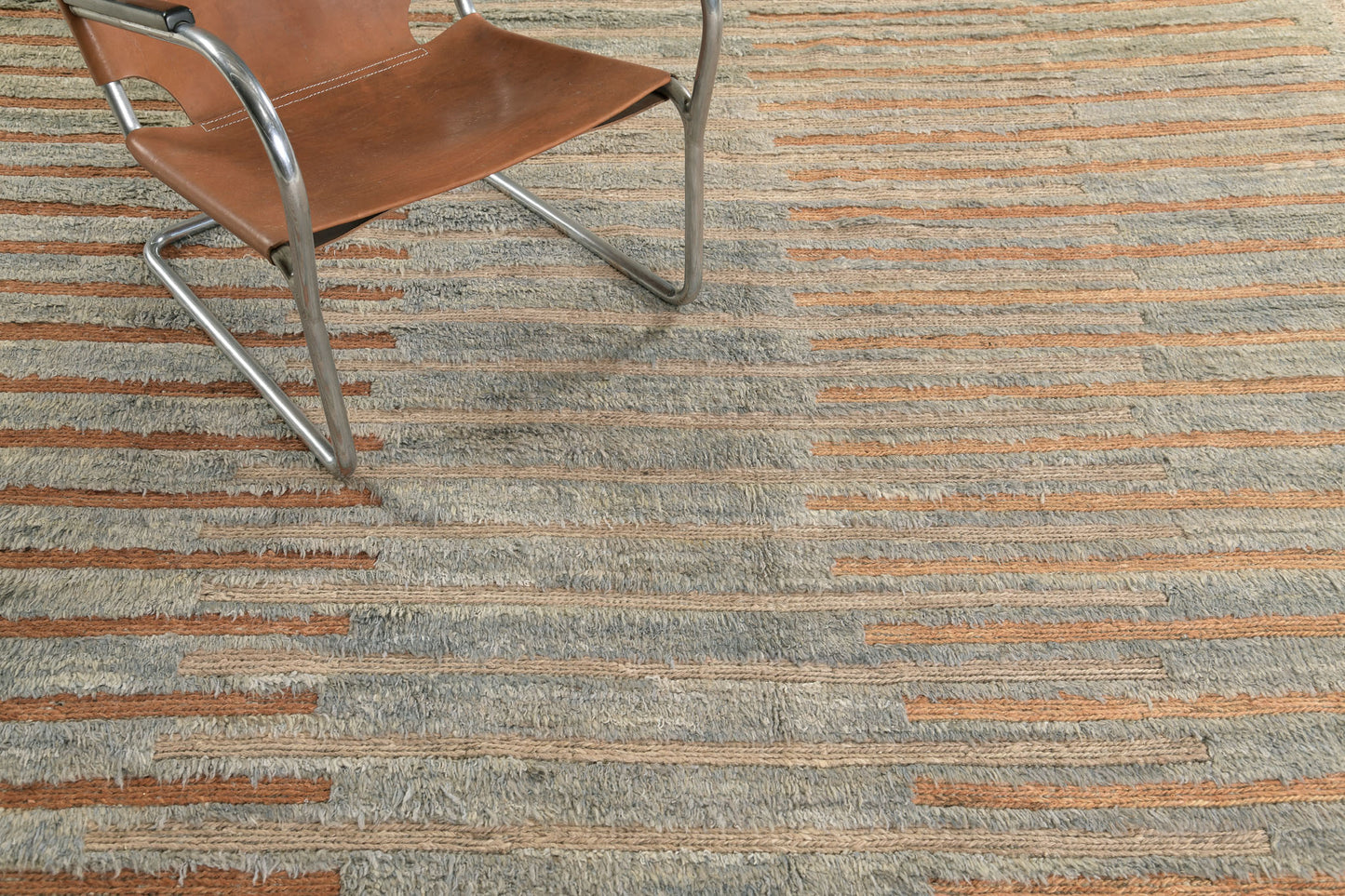 Modern Rug Image 1799 Beshabar, Haute Bohemian