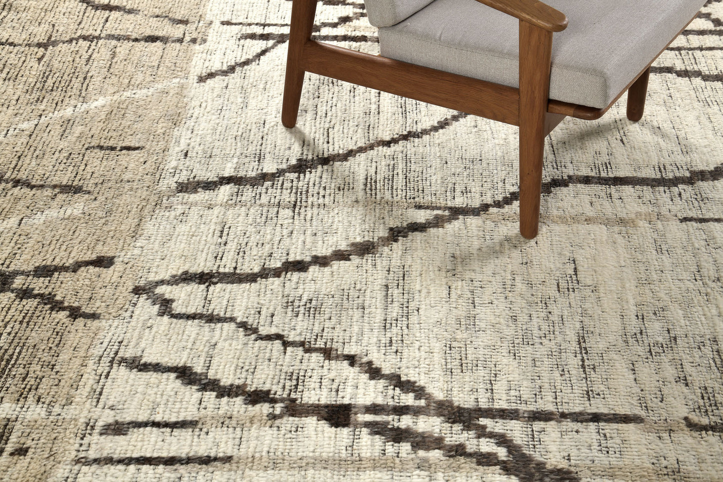Modern Rug Image 12097 Tussock, Atlas Collection
