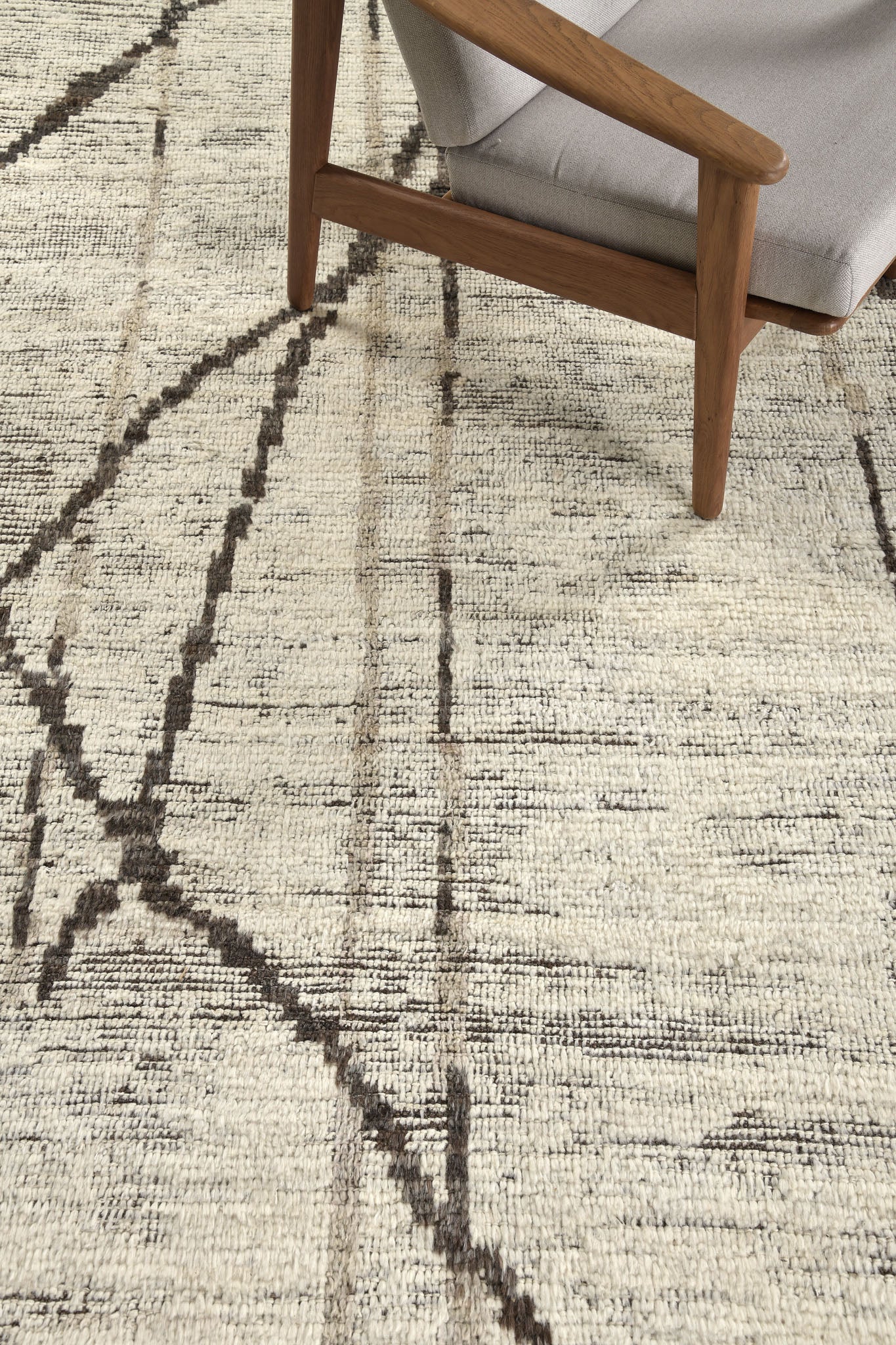 Modern Rug Image 12100 Tussock, Atlas Collection