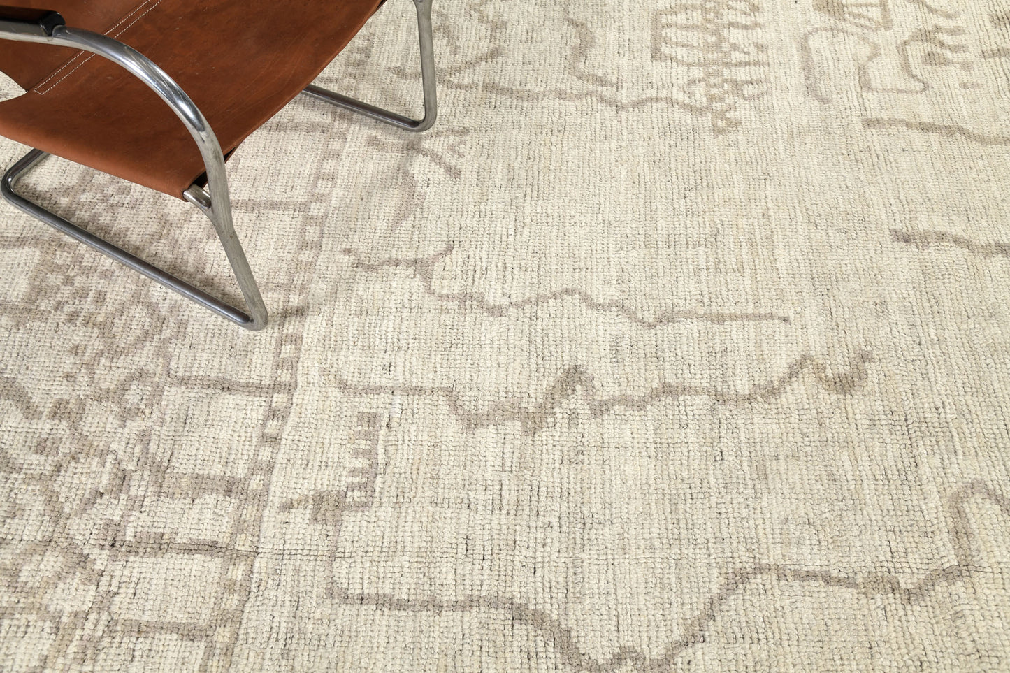 Modern Rug Image 5721 Kahve, Atlas Collection, Seasons