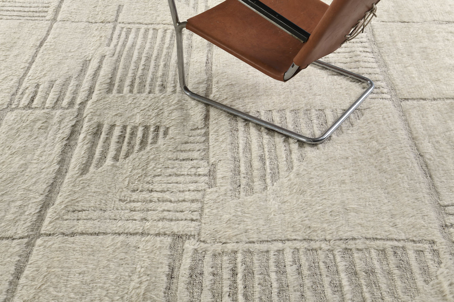 Modern Rug Image 11886 Tisent, Atlas Collection