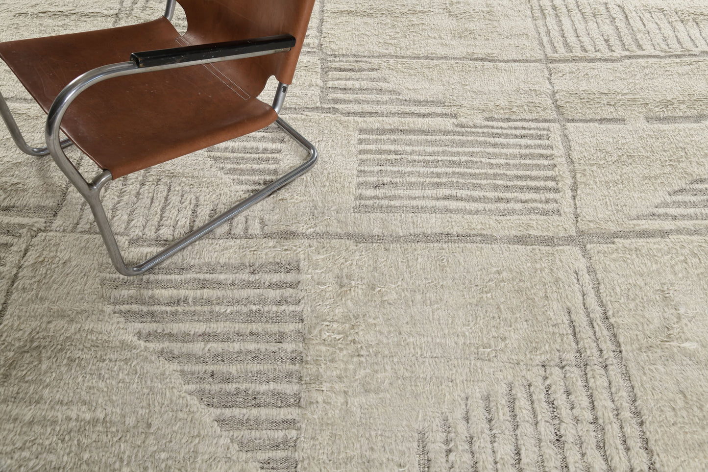 Modern Rug Image 11885 Tisent, Atlas Collection