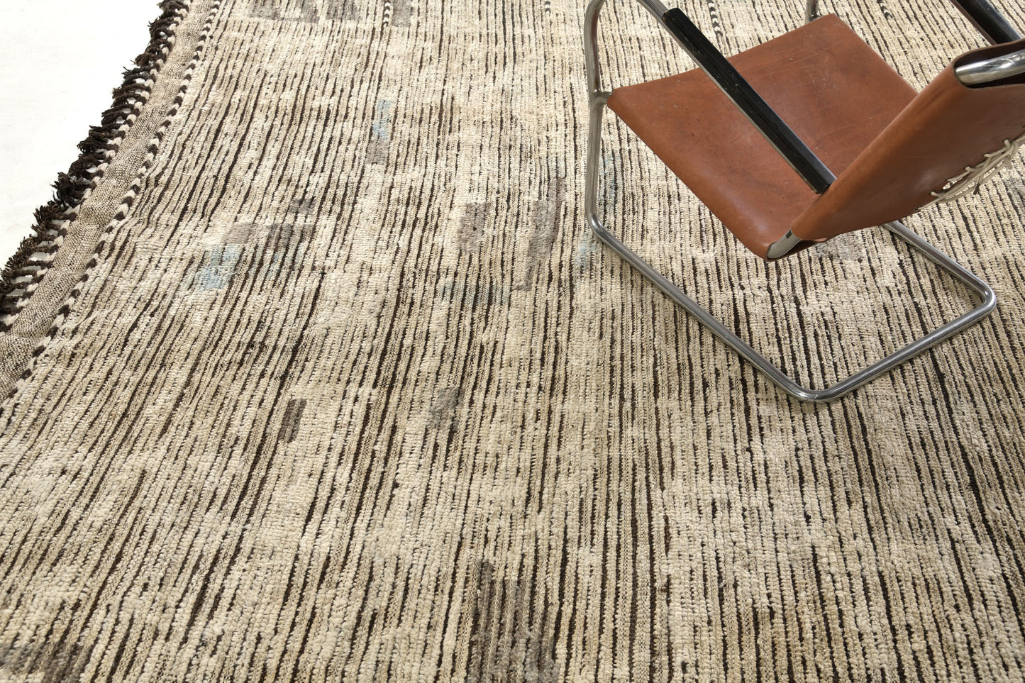 Modern Rug Image 8586 Nakhla, Atlas Collection, Seasons
