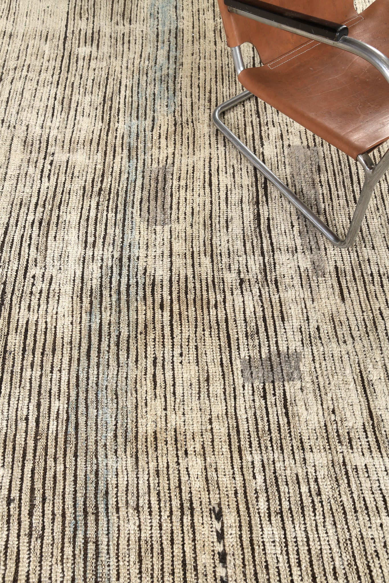 Modern Rug Image 8588 Nakhla, Atlas Collection, Seasons