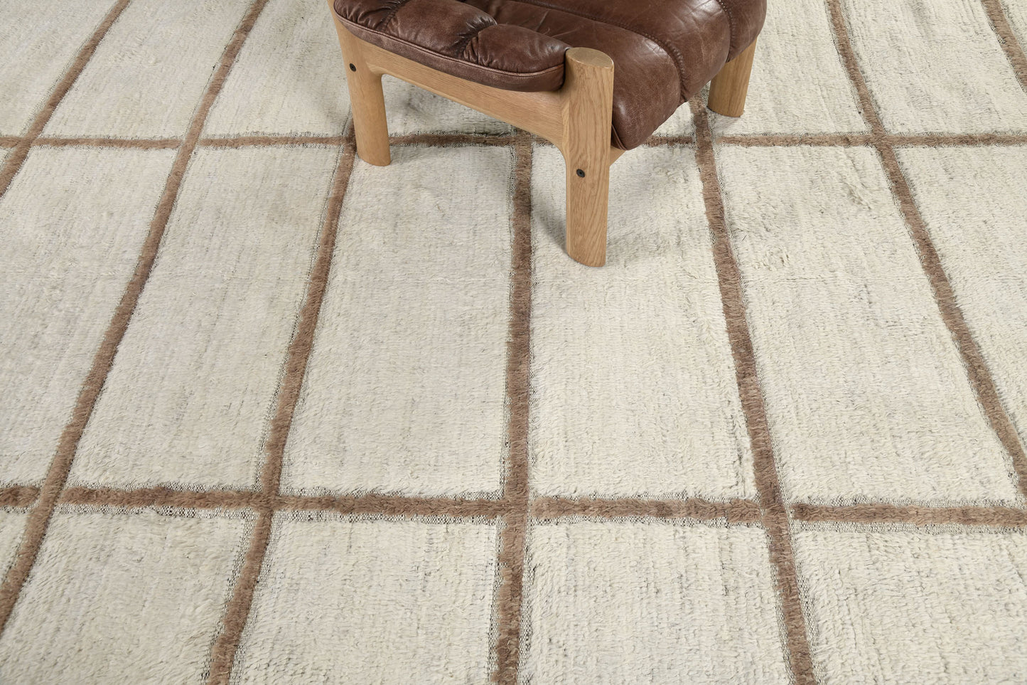 Modern Rug Image 9431 Rababi, Haute Bohemian