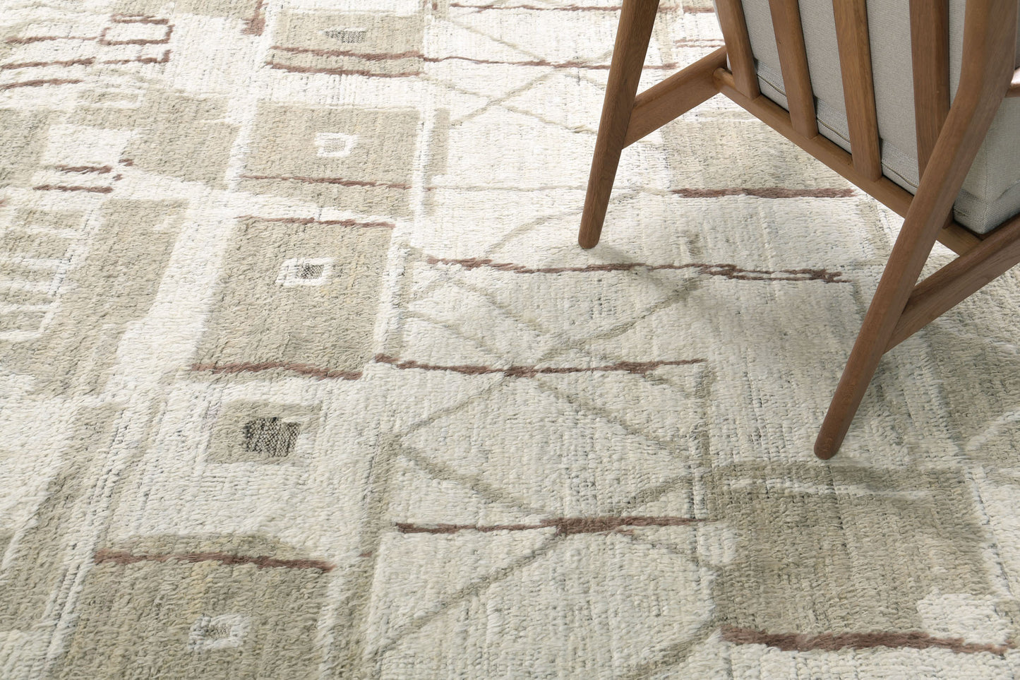 Modern Rug Image 6817 Meghighda, Atlas Collection