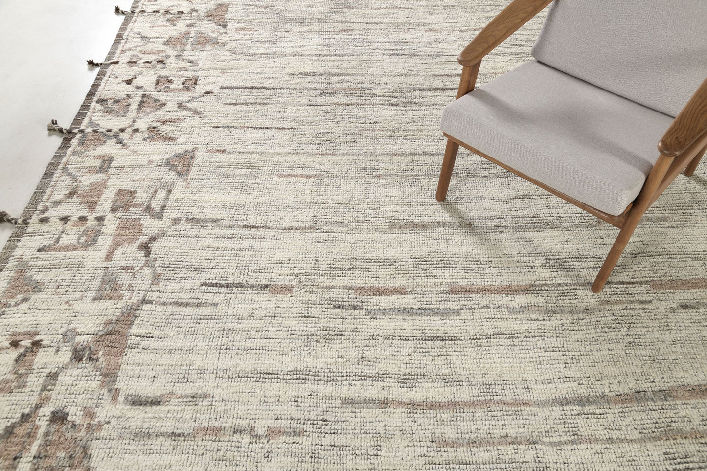 Modern Rug Image 9296 Polika, Atlas Collection