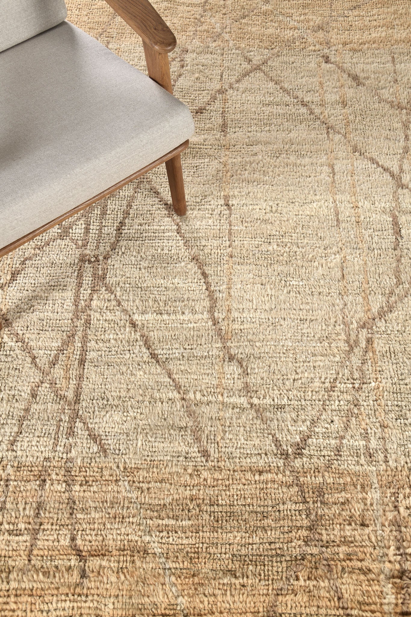 Modern Rug Image 12104 Tussock, Atlas Collection