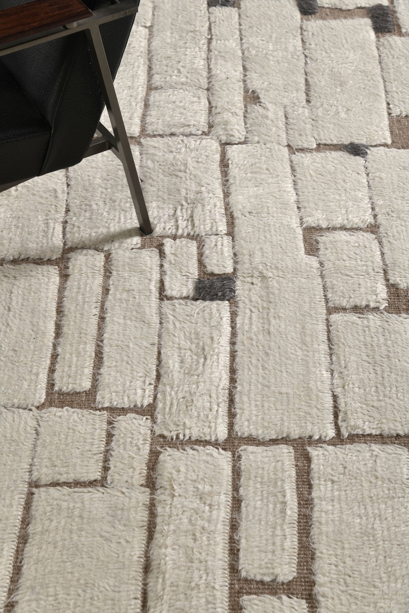 Modern Rug Image 1260 Avocet, Sandpiper Collection