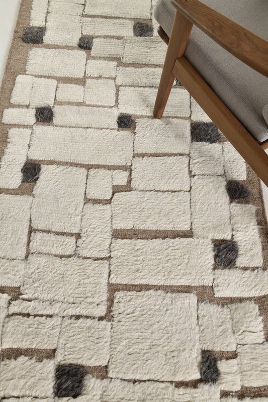 Modern Rug Image 1252 Avocet Runner, Sandpiper Collection