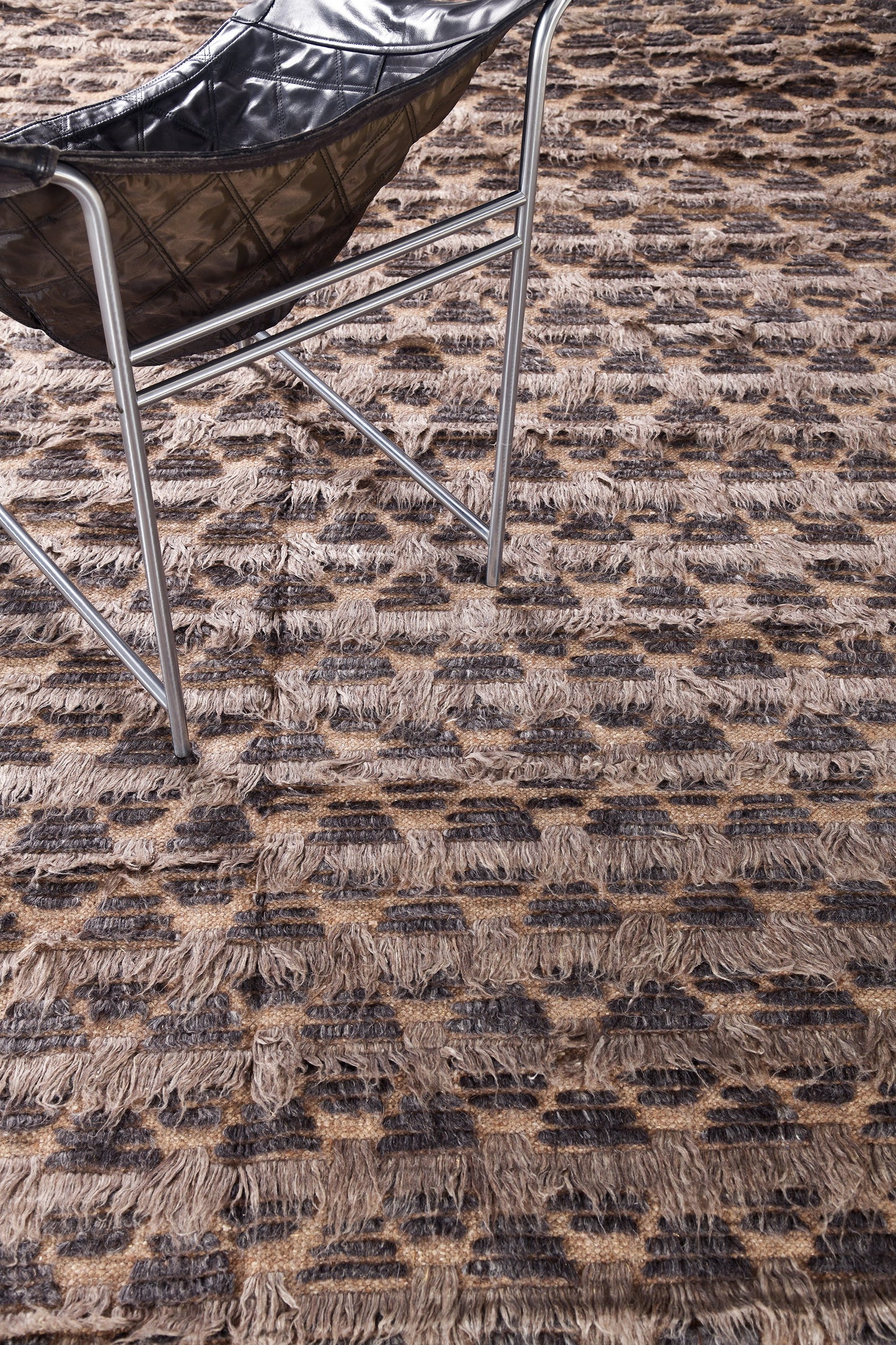 Modern Rug Image 8637 Nami, Sahara Collection