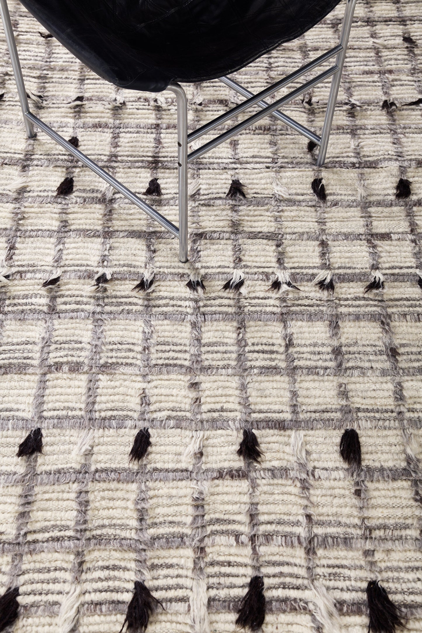 Modern Rug Image 905 Amihan, Sahara Collection