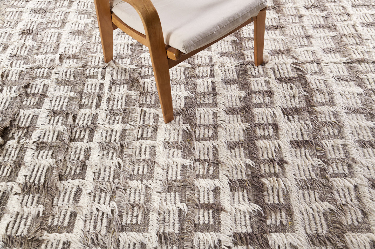 Modern Rug Image 5047 Hanin, Sahara Collection