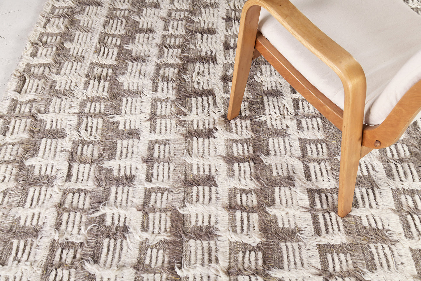 Modern Rug Image 5048 Hanin, Sahara Collection